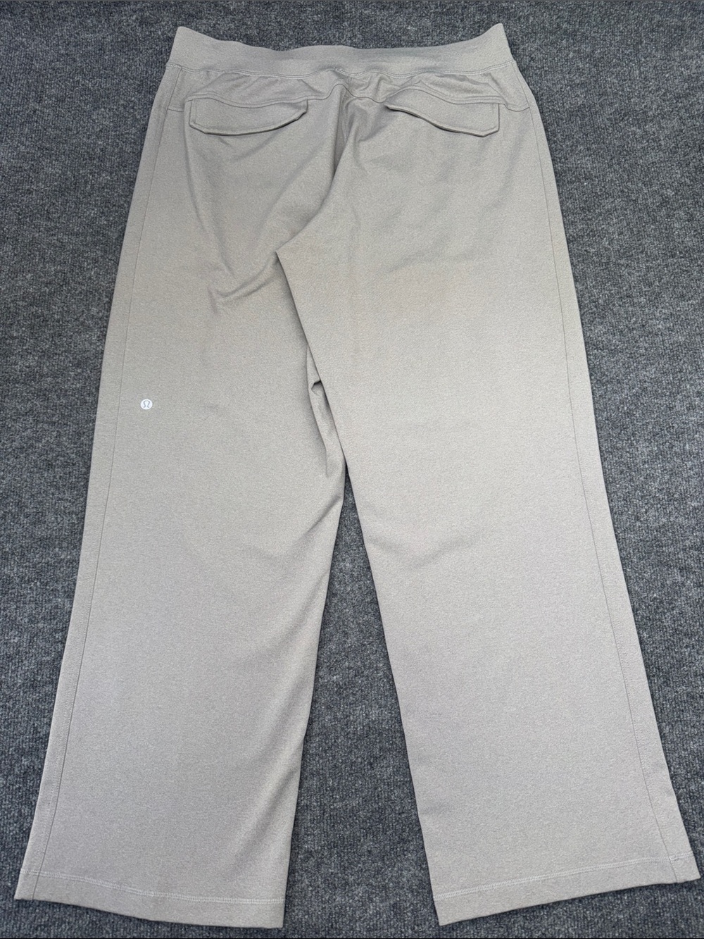 lululemon athletica Men’s Light Gray Relaxed Jogger Pants